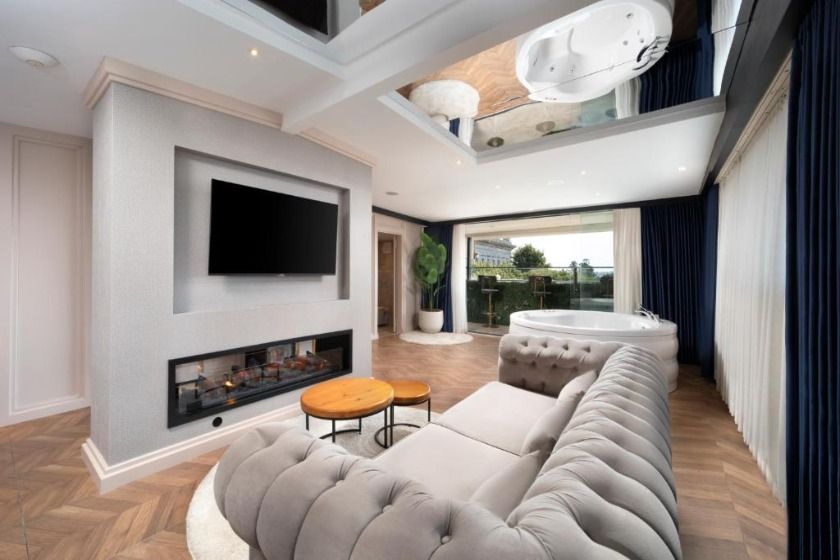 Walton Gardens Pera Istanbul - Terrace suites with Jakuzzi