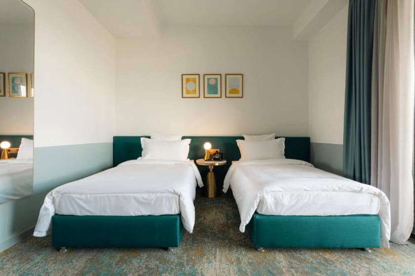 Castor & Pollux Hotel - Superior Twin Room with City View