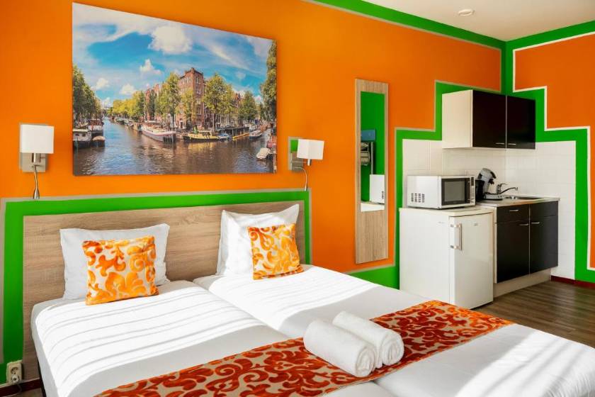Amsterdam Teleport Hotel - Twin Studio