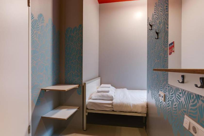 ClinkNOORD Hostel - Private single room with attached bathroom