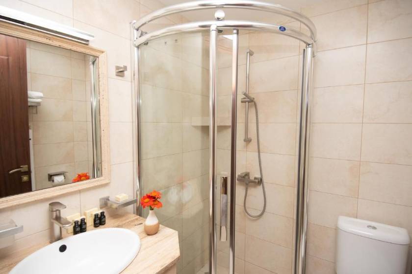 KMM Hotel - Double Room with Mountain View