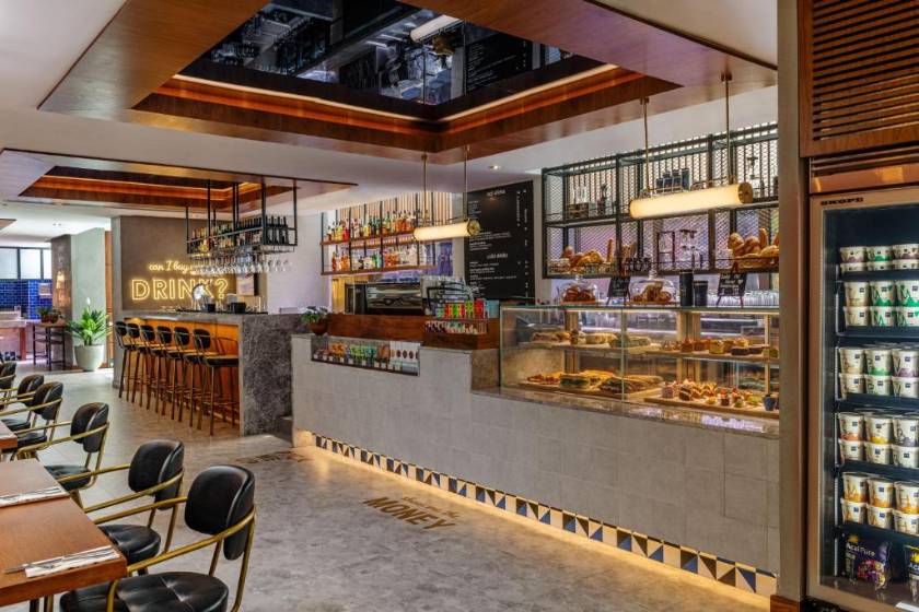 Delta Hotels by Marriott Jumeirah Beach, Dubai - cafe