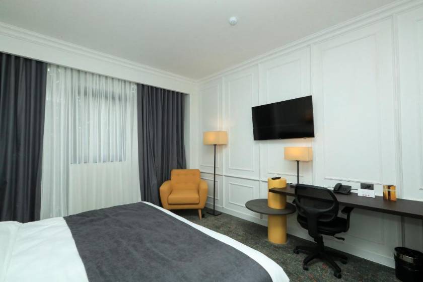 Pine Astoria Hotel - Standard Double Room