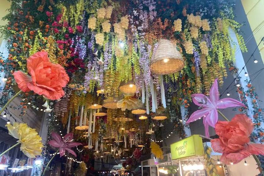 بازار گل بانکوک . منبع عکس: گوگل مپ، عکاس: Sandrine