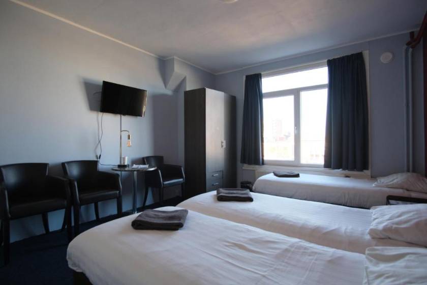 Hotel Abba - Triple Room with Shared Bathroom