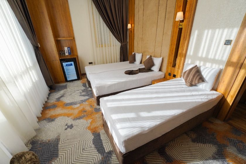 هتل ایوان 1 (اعلمی) مشهد - اتاق سه تخته (دبل + سینگل) 