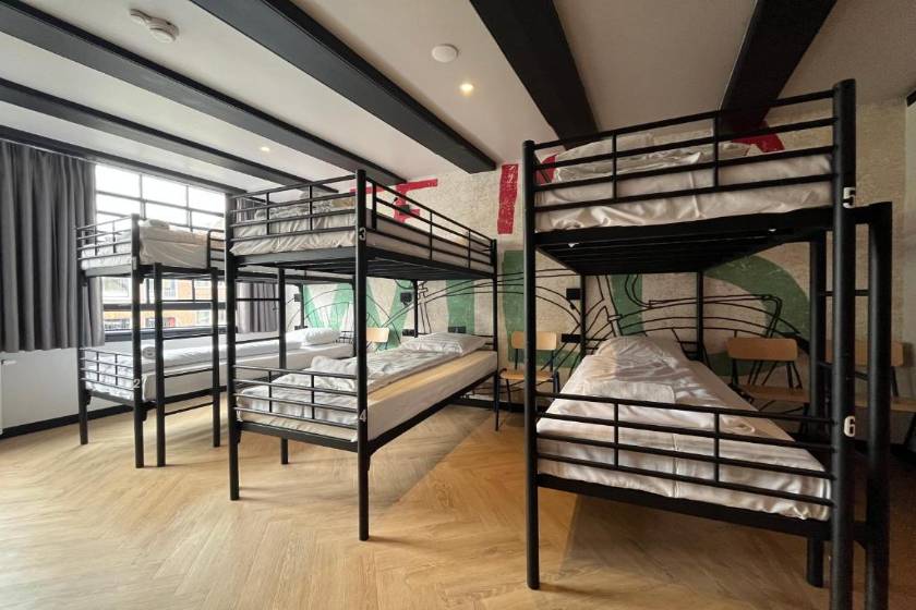 Heart of Amsterdam Hostel - Private Room (8 Adults)