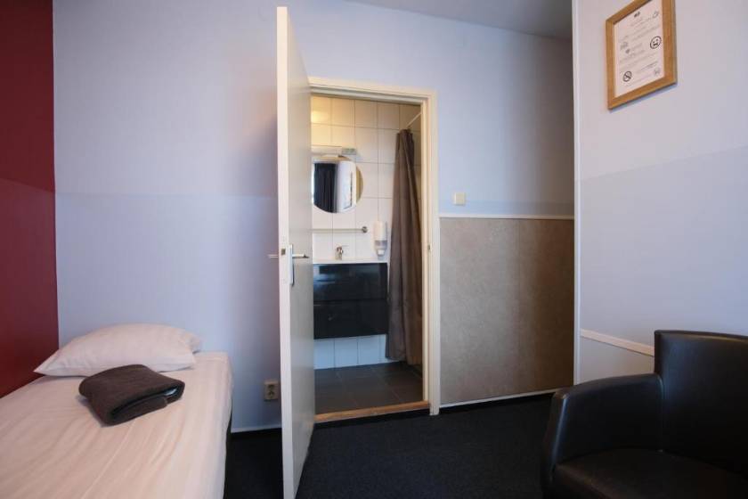 Hotel Abba - Single Room with Shared Bathroom