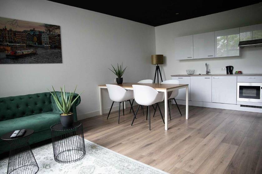 Hotel2Stay - Deluxe Apartment