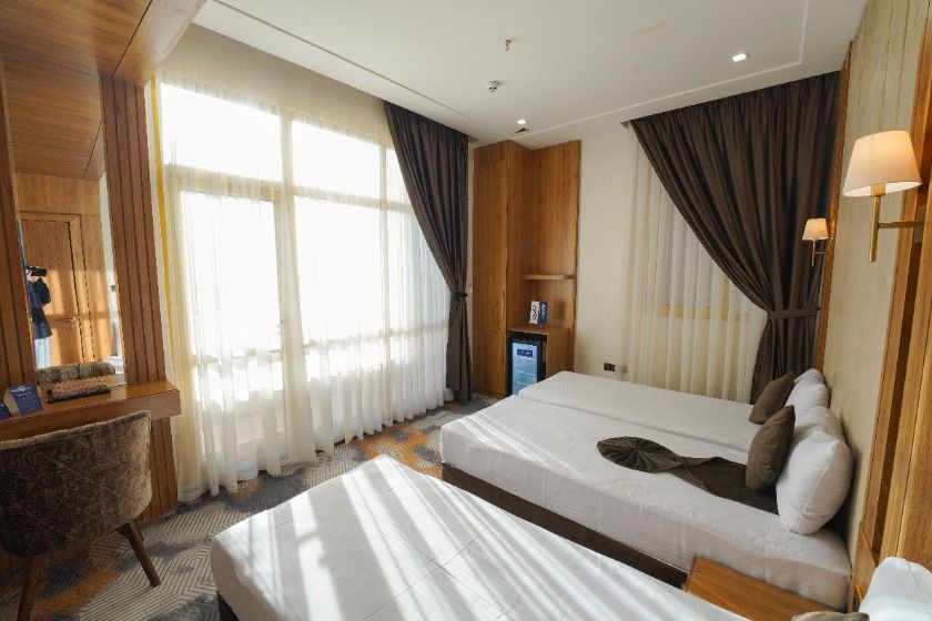 هتل ایوان 1 (اعلمی) مشهد - اتاق سه تخته (دبل + سینگل) 