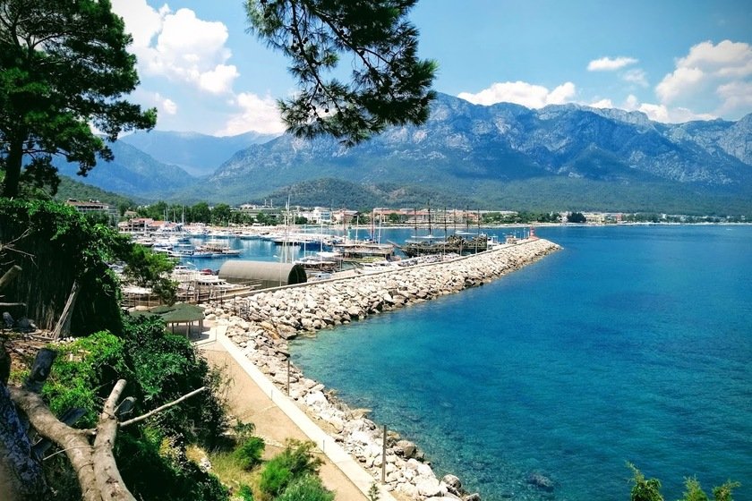 ساحل کمر. منبع عکس: گوگل مپ. عکاس: Oksana Yarmachenko