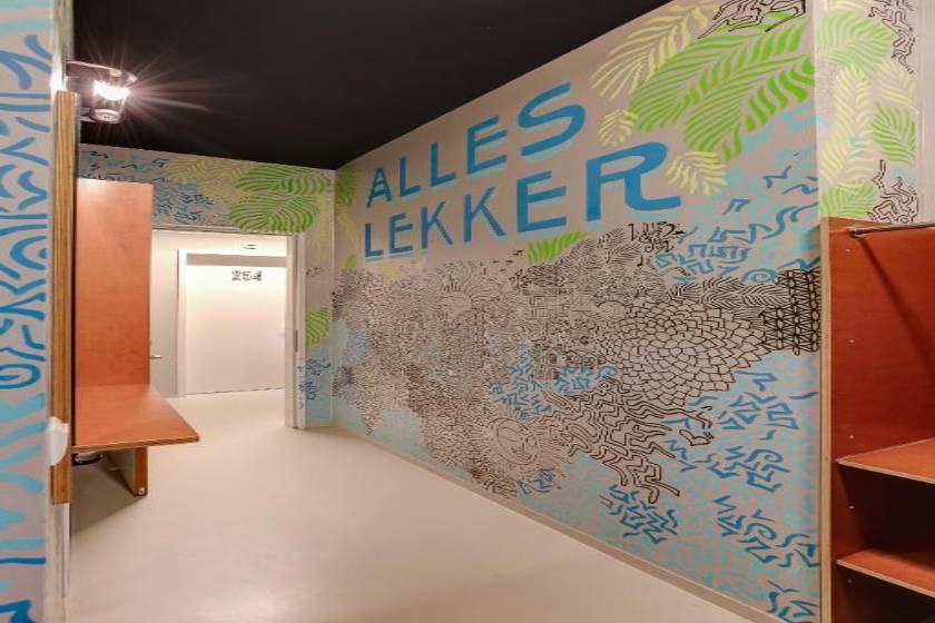 ClinkNOORD Hostel - Private twin room with attached bathroom