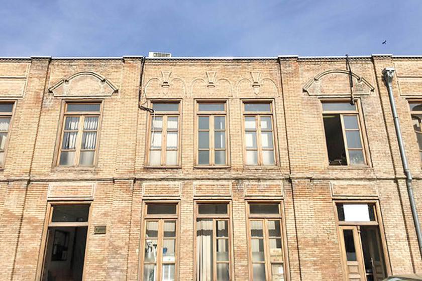 مدرسه رشدیه تبریز. منبع عکس: ویکی‌پدیا. عکاس: نامشخص