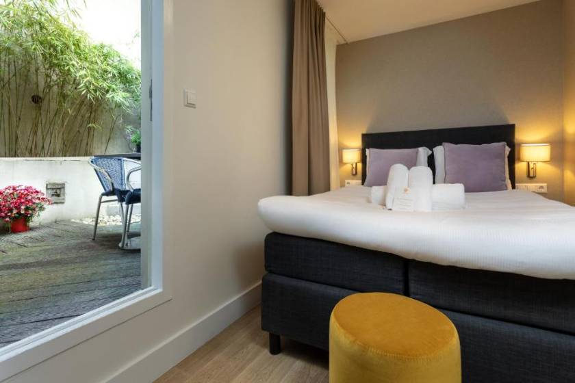 NL Hotel District Leidseplein - Comfort Double Room with Patio - Basement Floor