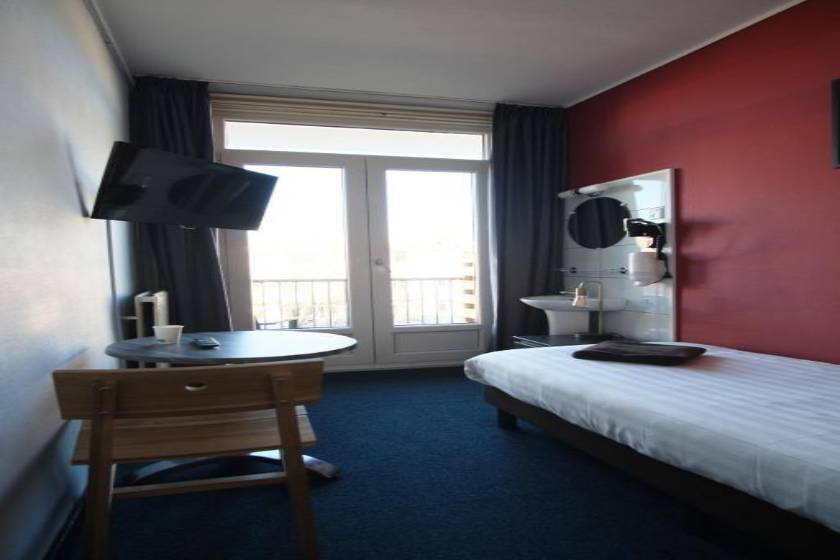 Hotel Abba - Single Room with Shared Bathroom