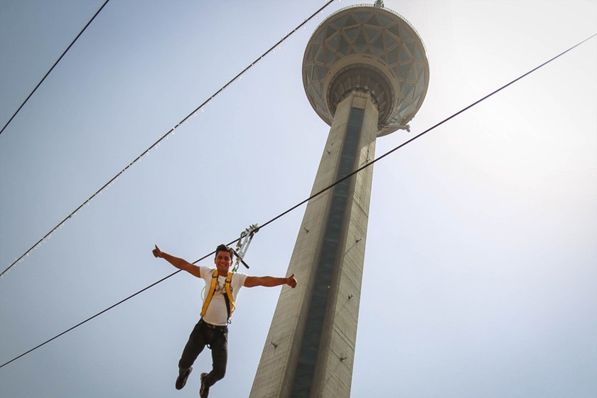 زیپلاین برج میلاد