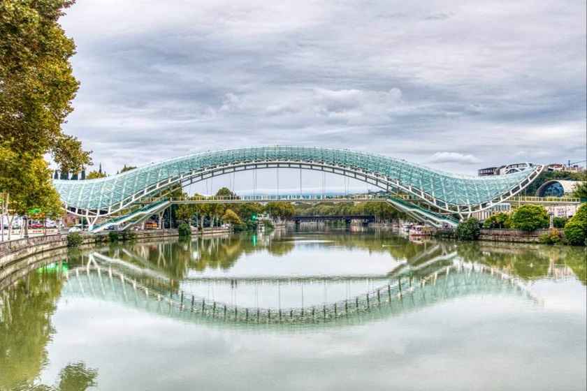 پل صلح تفلیس. منبع عکس: گوگل مپ. عکاس: Due Lee  