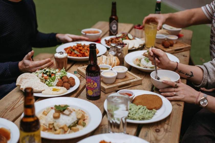 ClinkNOORD Hostel - food and drink