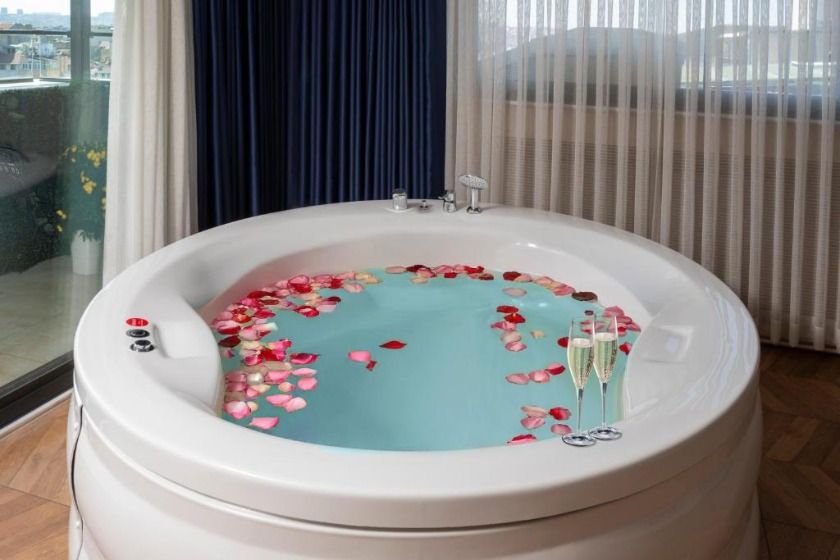 Walton Gardens Pera Istanbul - Terrace suites with Jakuzzi