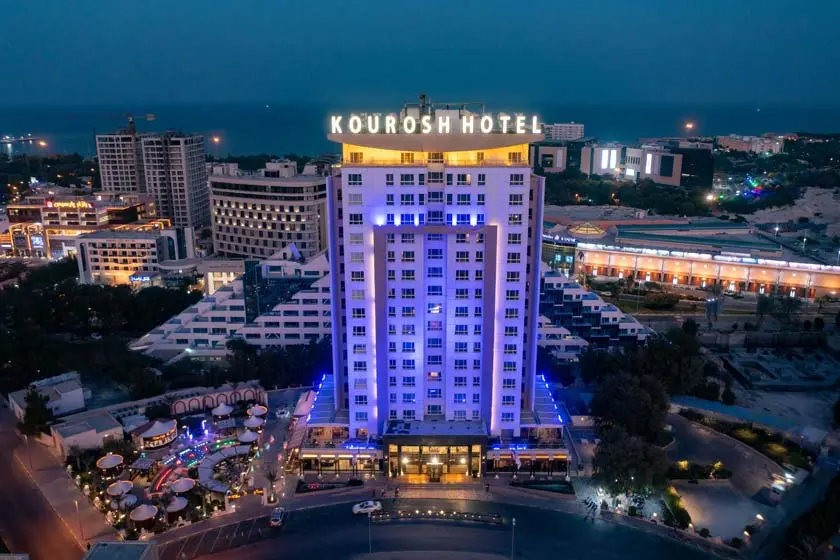 استقبال چشمگیر مسافران از هتل بزرگ کوروش کیش پس از جنگ