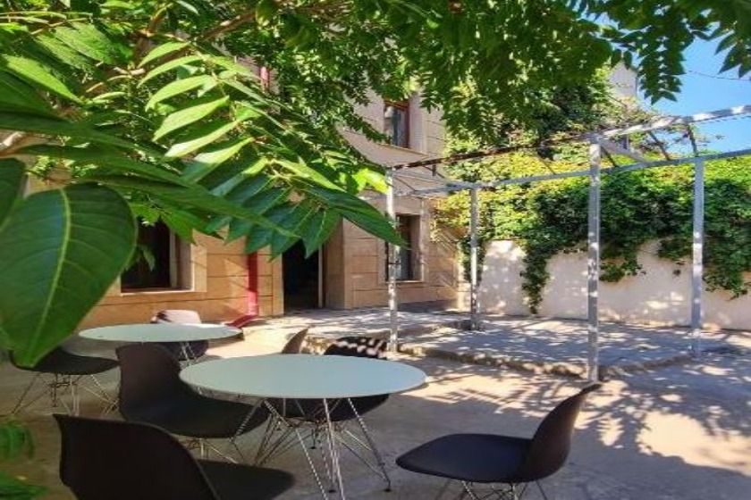 Capsula Hotel yerevan - courtyard