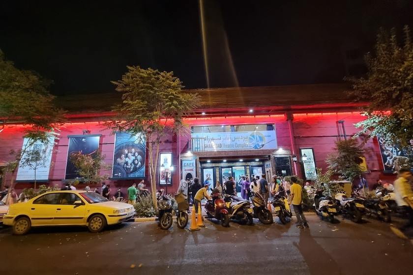 کافه‌های خیابان نوفل‌لوشاتو