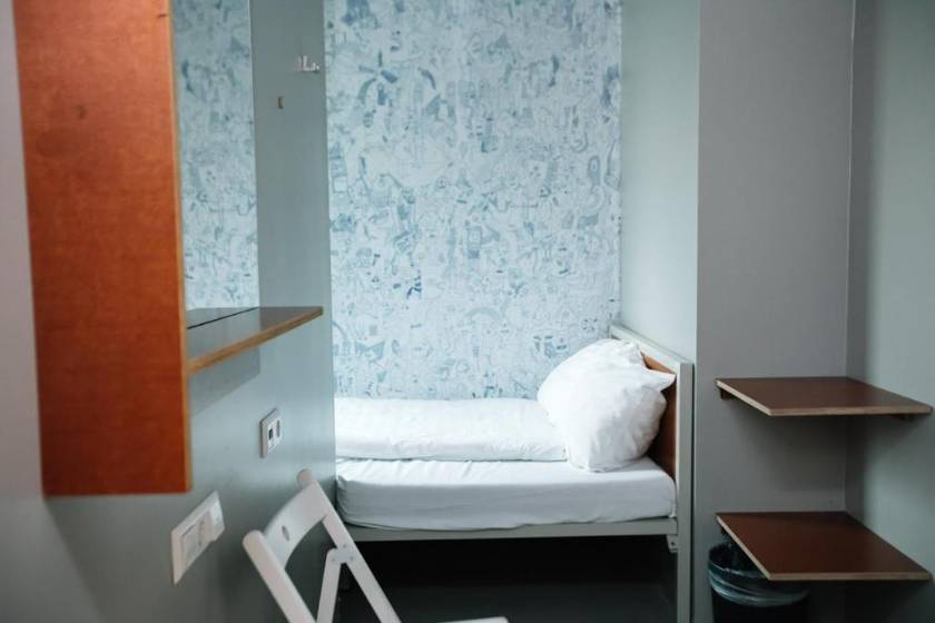 ClinkNOORD Hostel - Private single room with attached bathroom