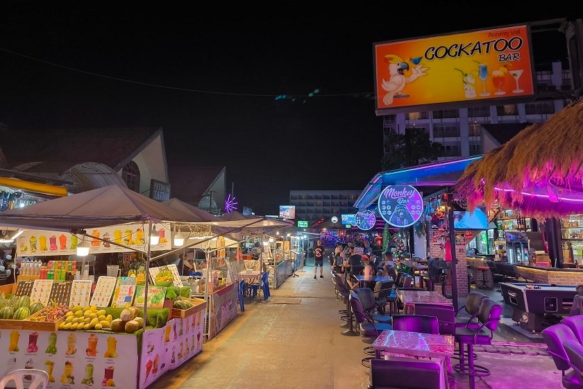 بازار او تی او پی. منبع عکس گوگل مپ. عکاس Lucas Tan