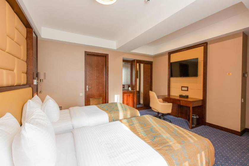 KMM Hotel - Standard Twin Room
