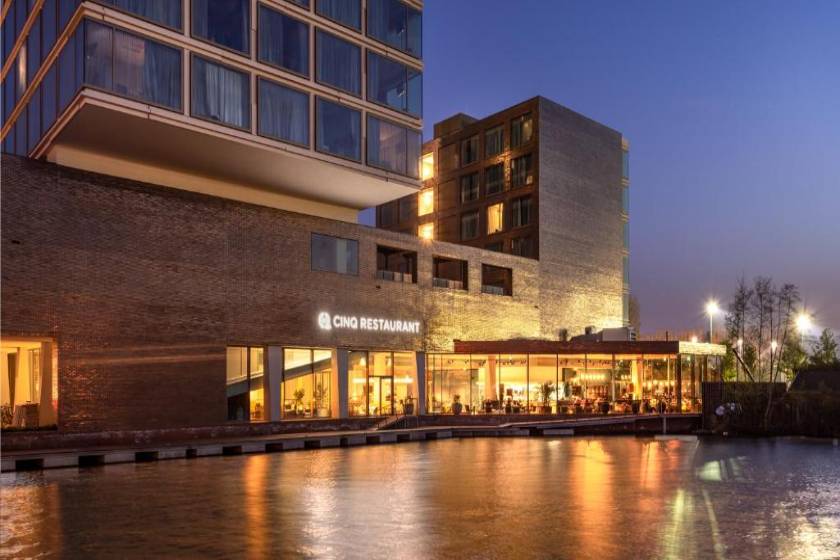 Olympic Hotel - facade