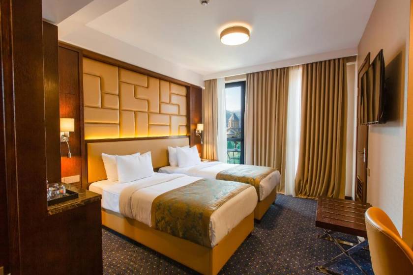 KMM Hotel - Standard Twin Room