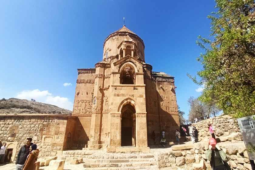 کلیسا صلیب مقدس جزیره آختامار وان