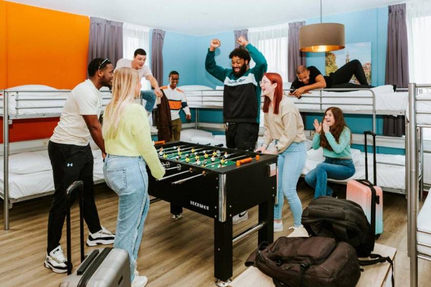 Amsterdam Teleport Hotel - Budget 8-Person Studio with Private External Bathroom