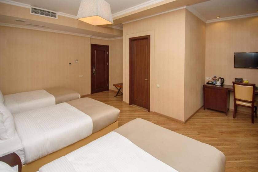 KMM Hotel Tbilisi - Standard Triple Room