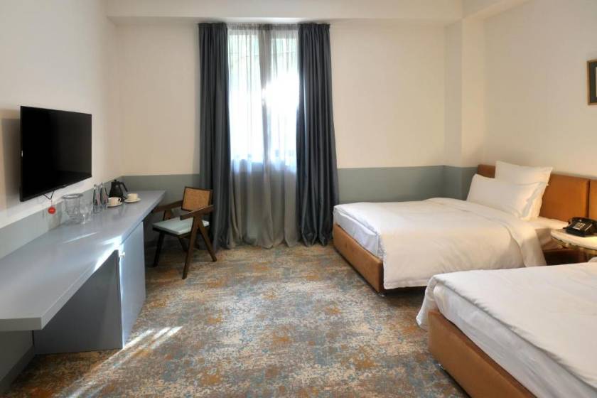 Castor & Pollux Hotel - Deluxe Twin Room with City View