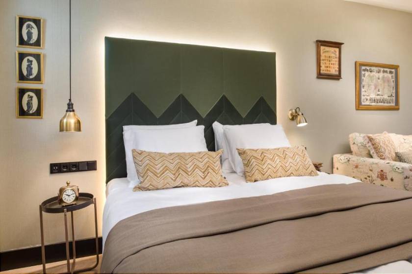 The Hendrick's Hotel - Deluxe Twin Room