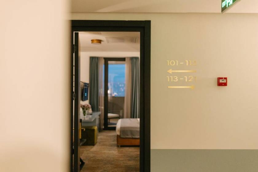 Castor & Pollux Hotel - Superior Twin Room with City View