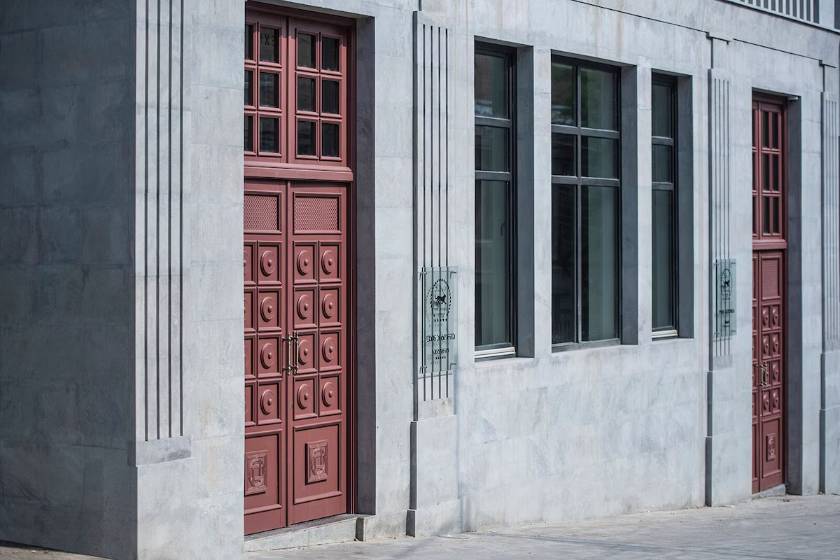 Pine Astoria Hotel - facade