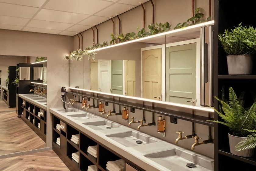CityHub Amsterdam - bathroom