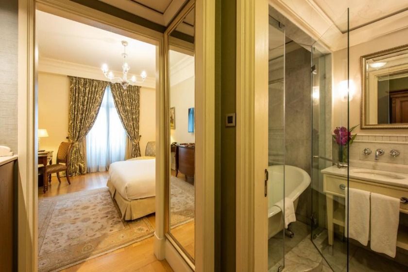 Pera Palace Hotel Istanbul - Deluxe Golden Horn Side Room King