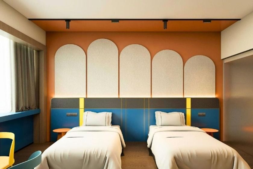 Furama City Centre Singapore - Deluxe Plus King or Twin Room