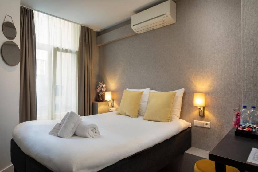 NL Hotel District Leidseplein - Small Family Room (4 Adults)