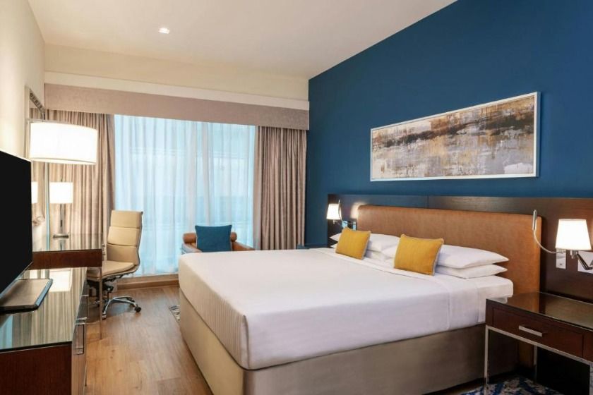Four Points by Sheraton Sheikh Zayed Road Dubai - Business Suite