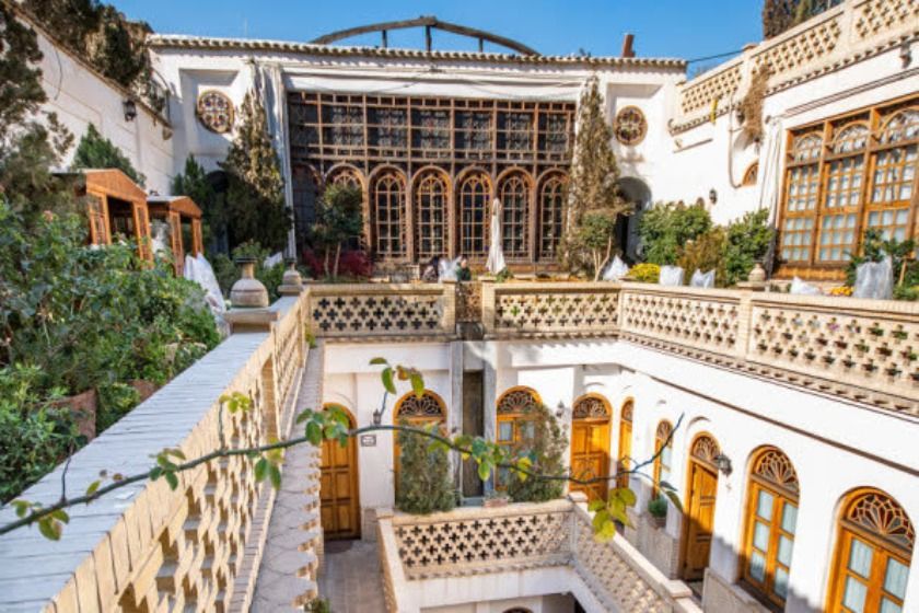 اقامتگاه سنتی قصر منشی اصفهان