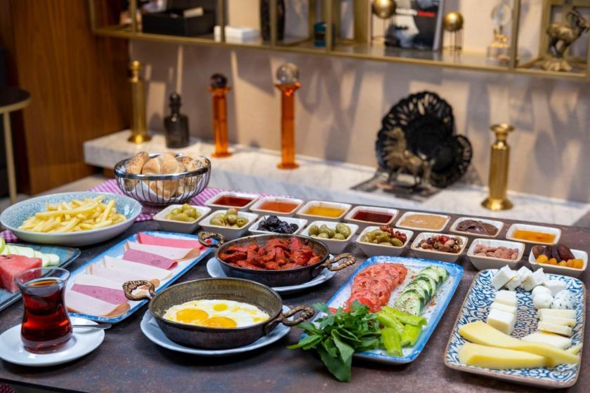 Buem Hotel Kosuyolu Istanbul - breakfast 