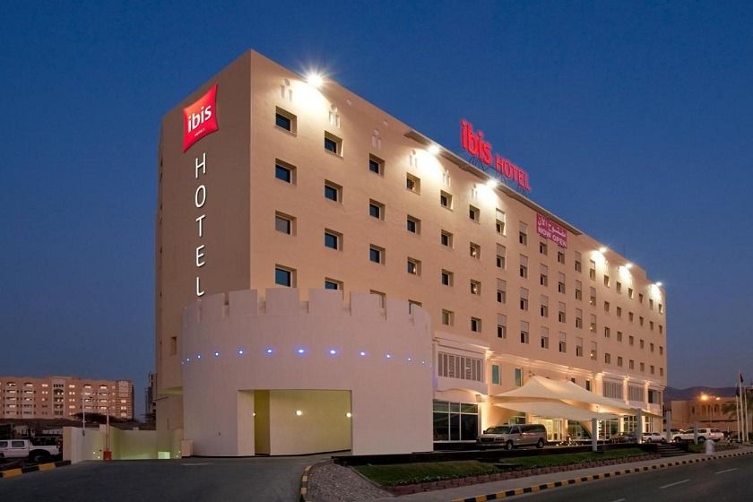 Ibis Muscat - Facade