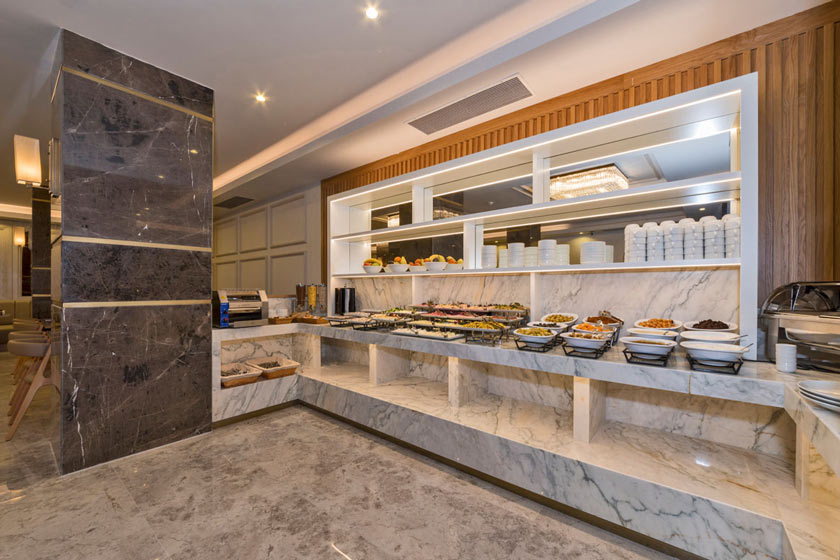 Golden Royal Hotel Istanbul - breakfast saloon