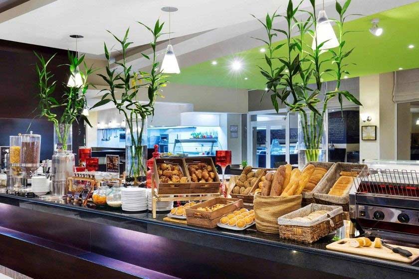 Ibis Muscat - Food And Drink