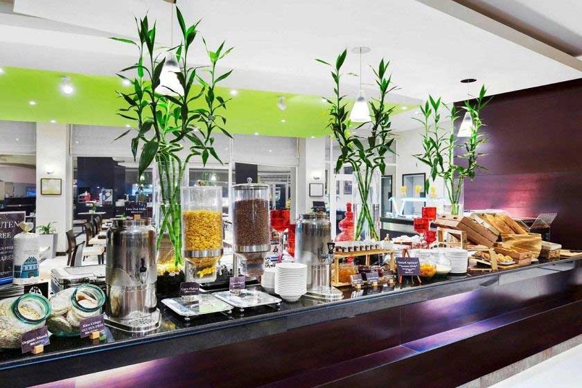Ibis Muscat - Food And Drink