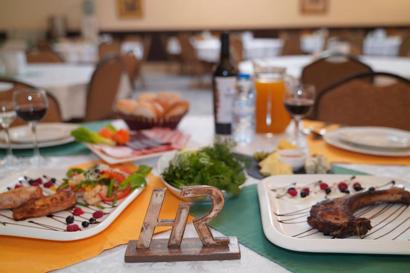Regineh Hotel Yerevan - food and drink